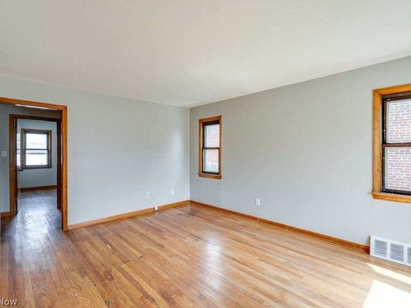 8514 Deerfield Drive, Parma, OH 44129 Photo 6