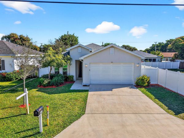 341 Oak Alley, Delray Beach, FL 33444