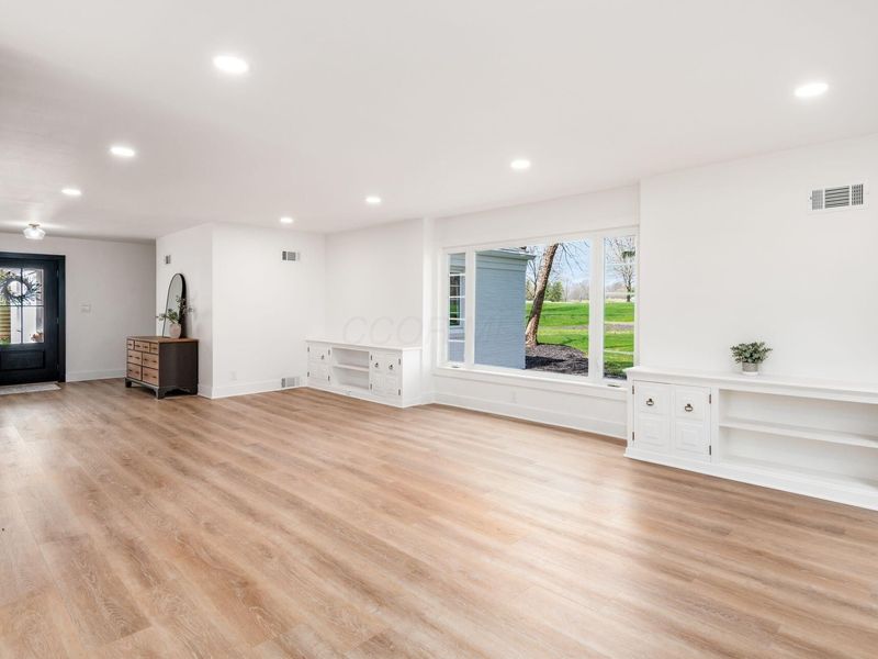 328 Fairway Circle, Whitehall, OH 43213 Photo 13