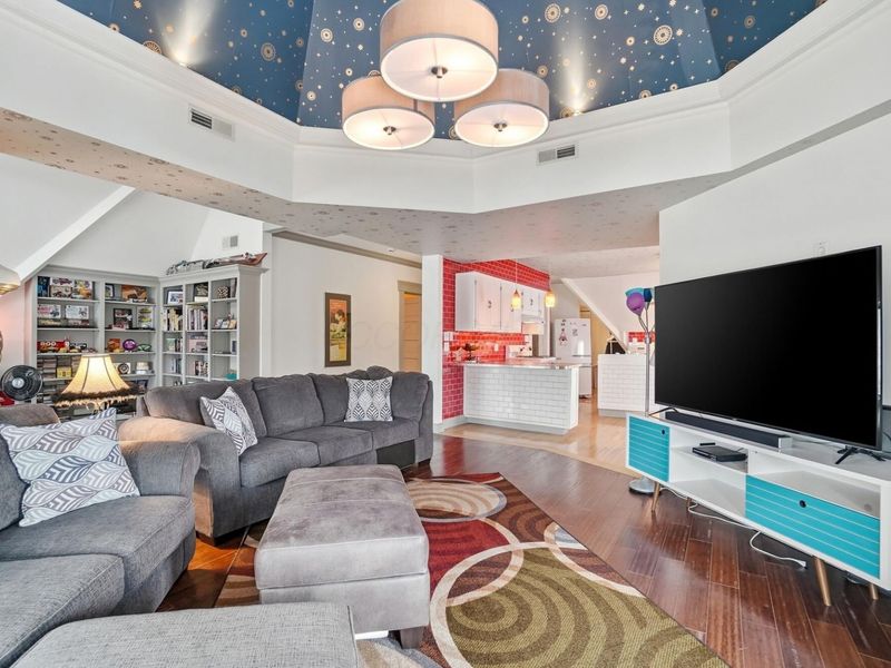 875 E Broad Street, Columbus, OH 43205 Photo 106