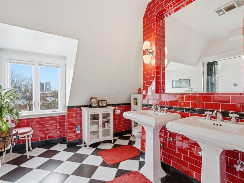 875 E Broad Street, Columbus, OH 43205 Photo 134