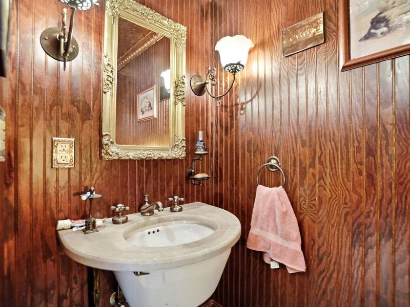 875 E Broad Street, Columbus, OH 43205 Photo 153