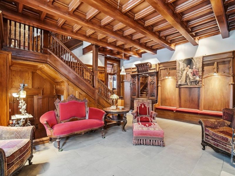 875 E Broad Street, Columbus, OH 43205 Photo 18