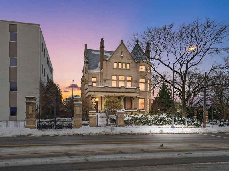 875 E Broad Street, Columbus, OH 43205 Photo 2