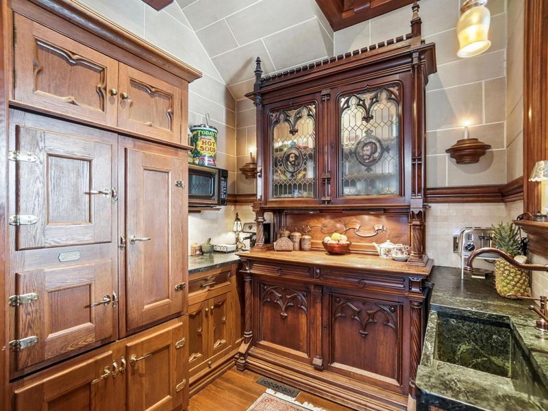 875 E Broad Street, Columbus, OH 43205 Photo 55