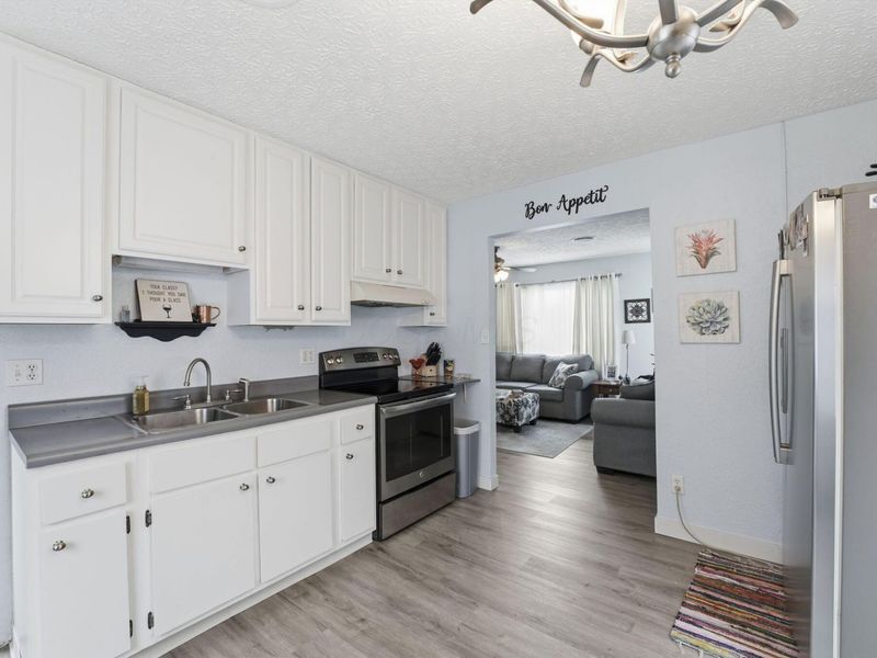 437 Madison Drive N, West Jefferson, OH 43162 Photo 10