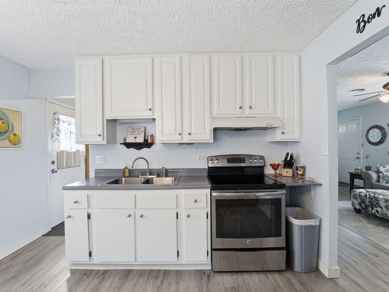 437 Madison Drive N, West Jefferson, OH 43162 Photo 11