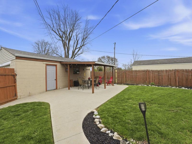 437 Madison Drive N, West Jefferson, OH 43162 Photo 21