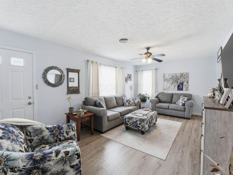 437 Madison Drive N, West Jefferson, OH 43162 Photo 5