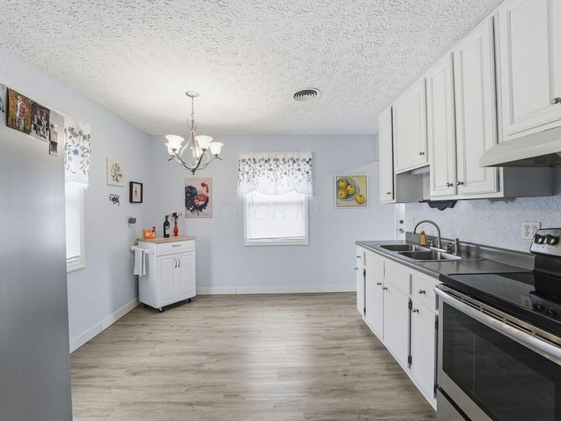 437 Madison Drive N, West Jefferson, OH 43162 Photo 8