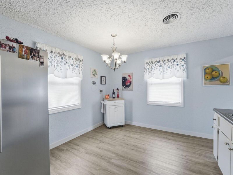 437 Madison Drive N, West Jefferson, OH 43162 Photo 9