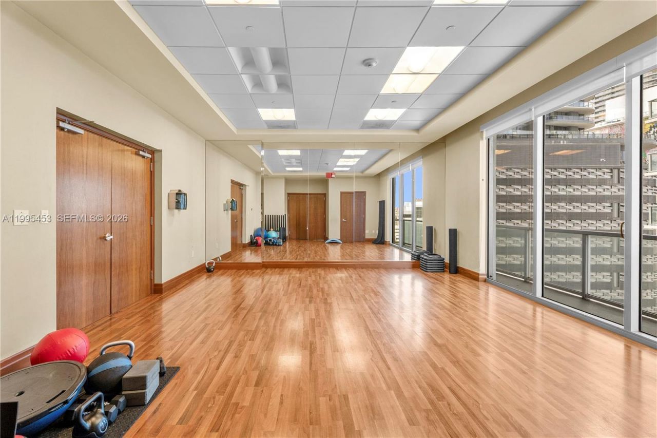 1060 Brickell Ave , Unit 2117, Miami, FL 33131 Photo