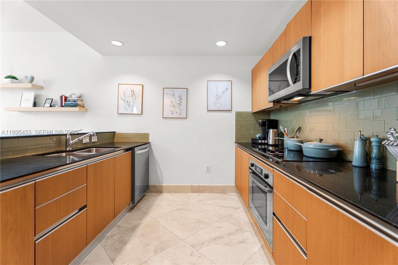 1060 Brickell Ave , Unit 2117, Miami, FL 33131 Photo