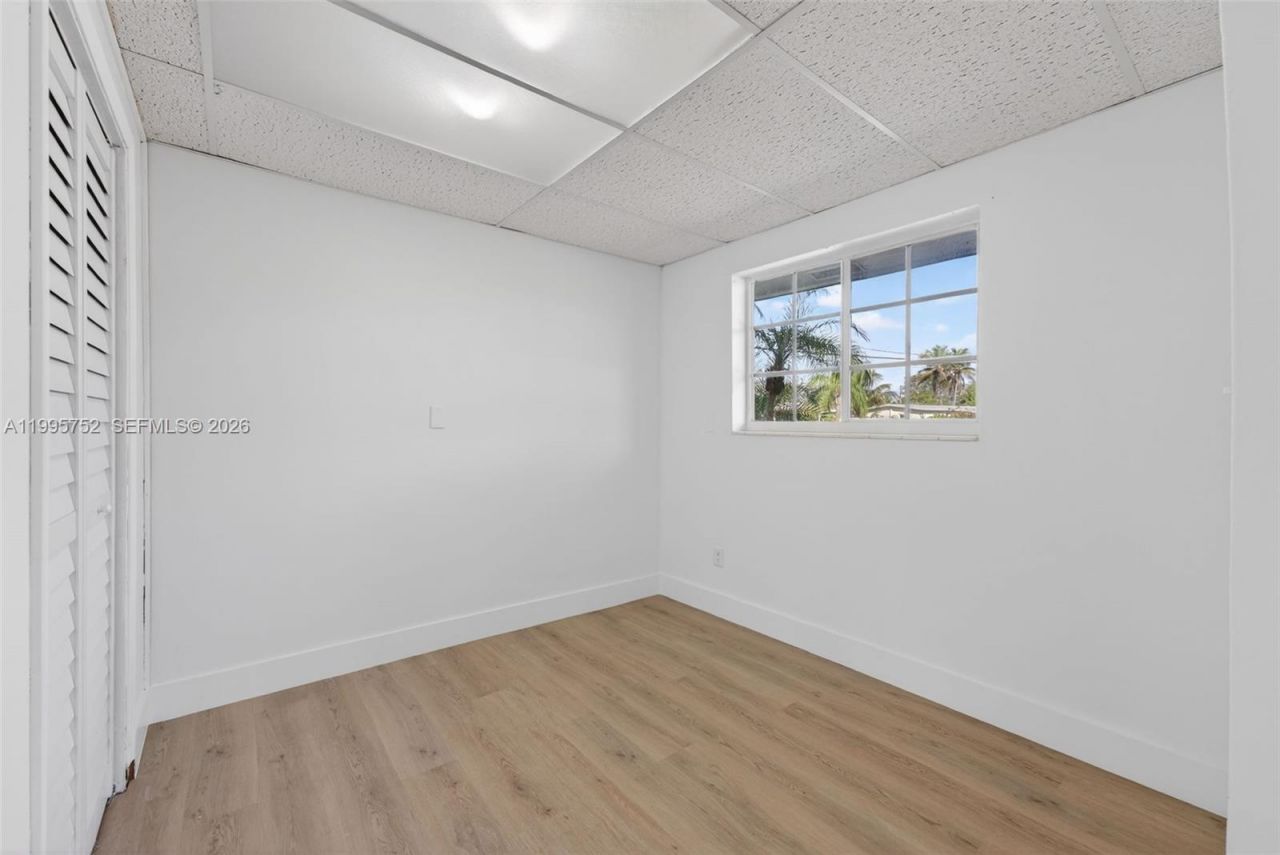 11190 SW 57th St , Miami, FL 33173 Photo