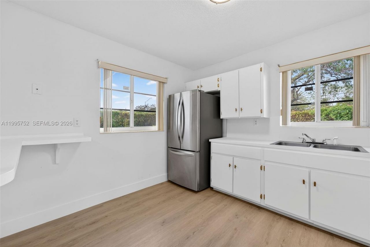 11190 SW 57th St , Miami, FL 33173 Photo