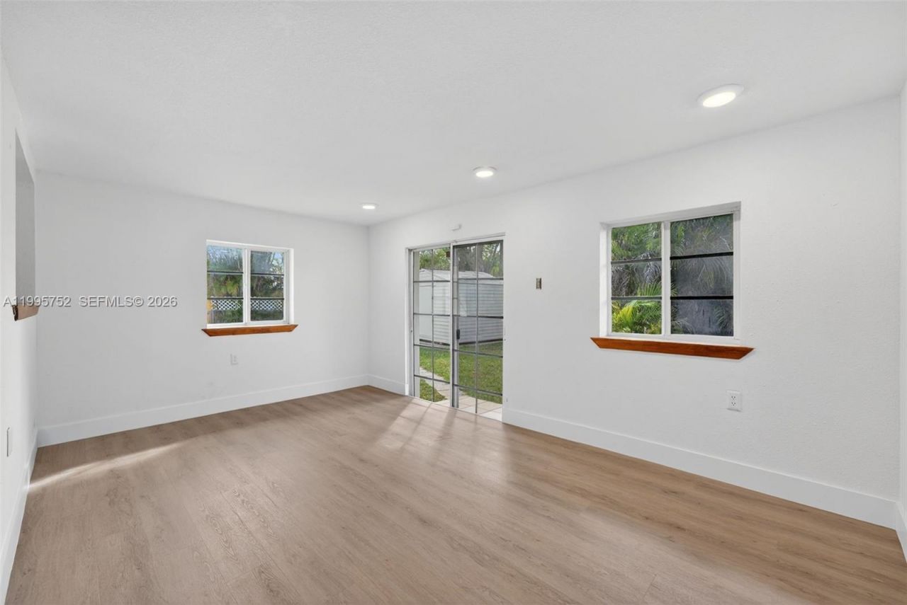 11190 SW 57th St , Miami, FL 33173 Photo