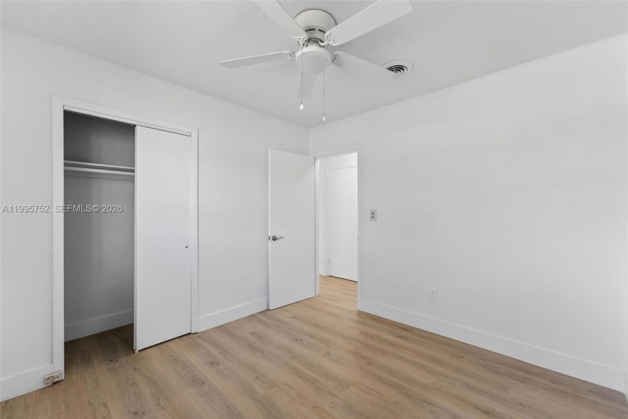 11190 SW 57th St , Miami, FL 33173 Photo