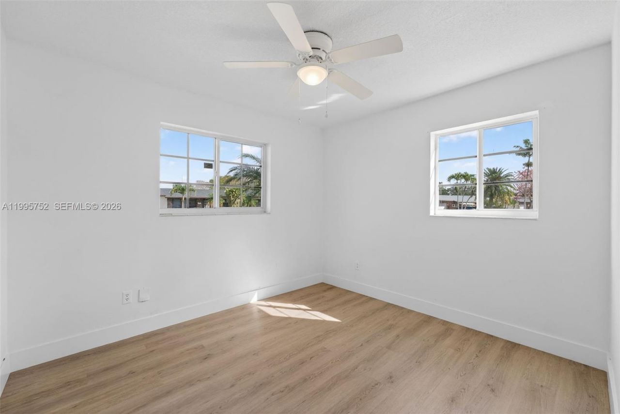 11190 SW 57th St , Miami, FL 33173 Photo