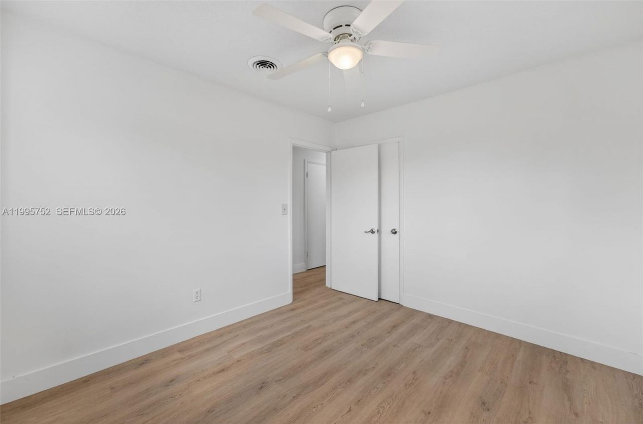 11190 SW 57th St , Miami, FL 33173 Photo