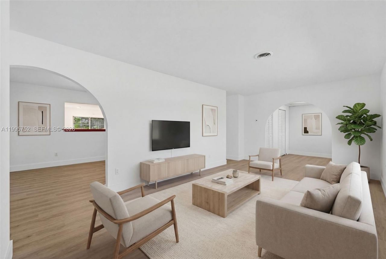 11190 SW 57th St , Miami, FL 33173 Photo