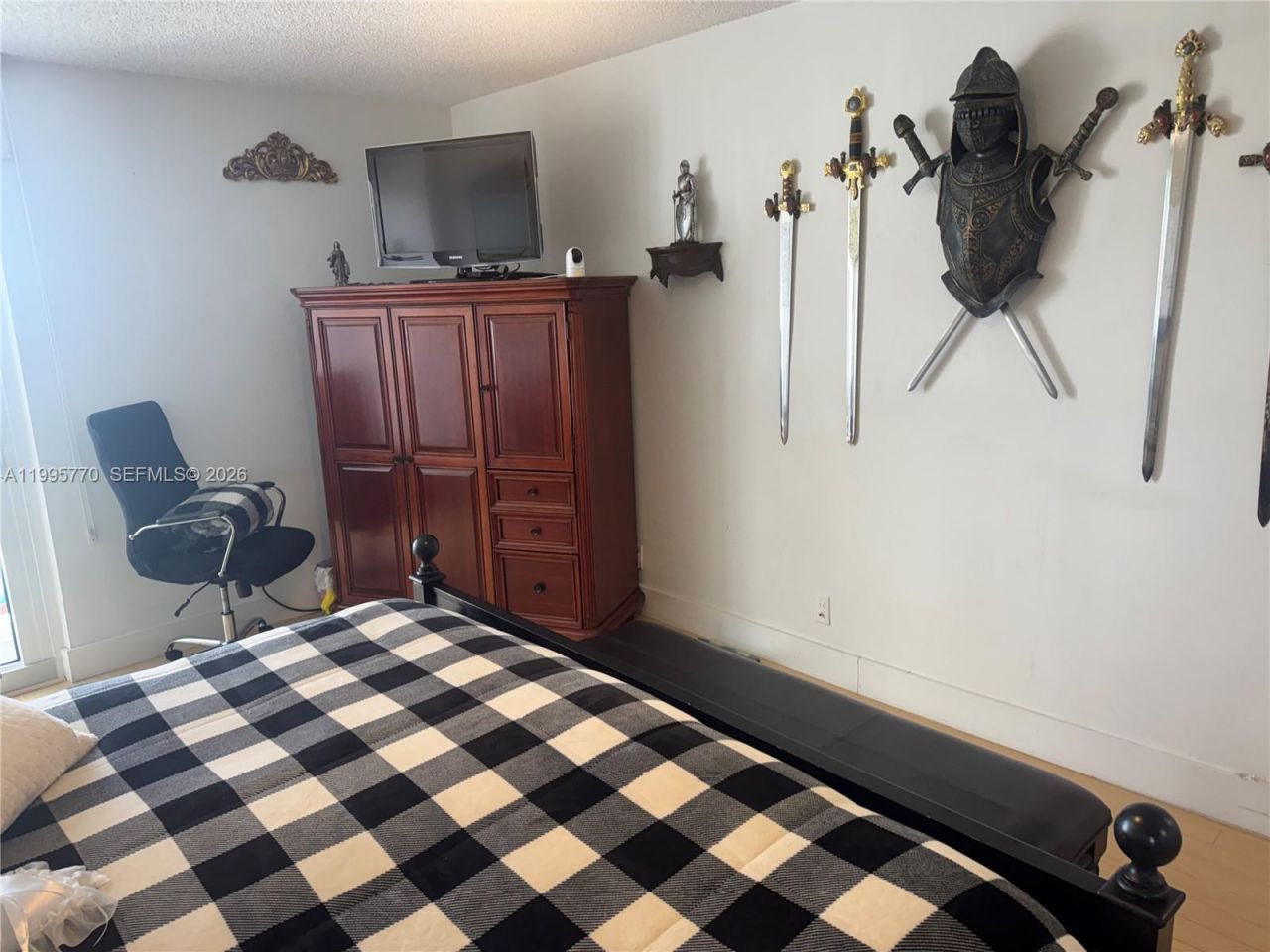 100 Bayview Dr, Unit 725, Sunny Isles Beach, FL 33160 Photo