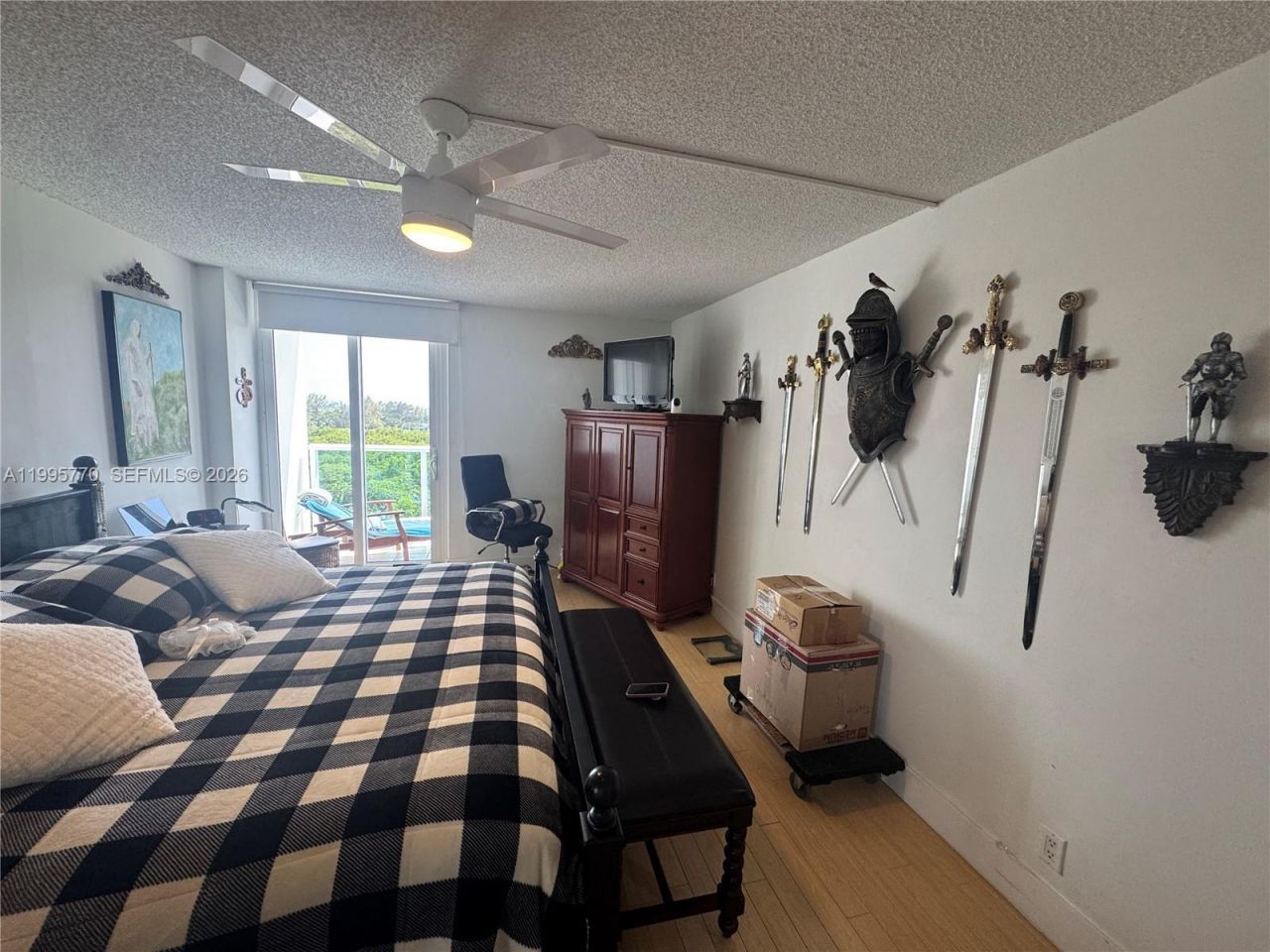 100 Bayview Dr, Unit 725, Sunny Isles Beach, FL 33160 Photo