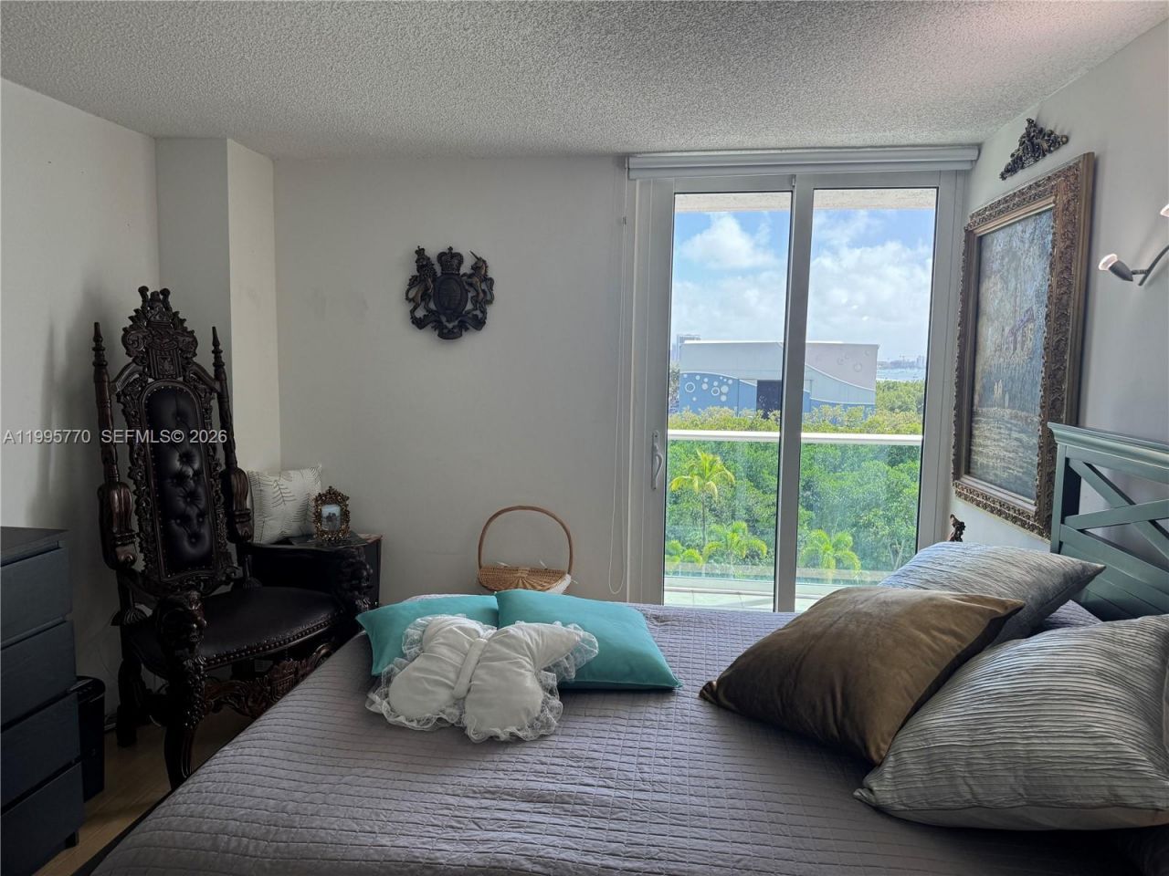 100 Bayview Dr, Unit 725, Sunny Isles Beach, FL 33160 Photo