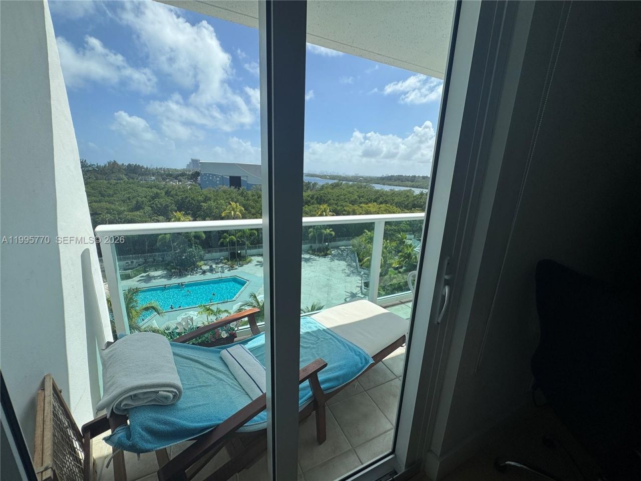 100 Bayview Dr, Unit 725, Sunny Isles Beach, FL 33160 Photo