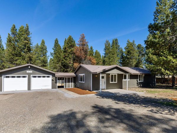 16100 Hawks Lair Road, La Pine, OR 97739