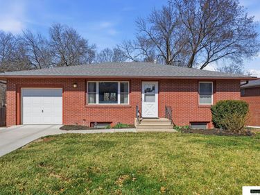 5110 J Street , Lincoln, NE 68510