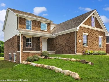 3202 Roma Court, Wixom, MI 48393