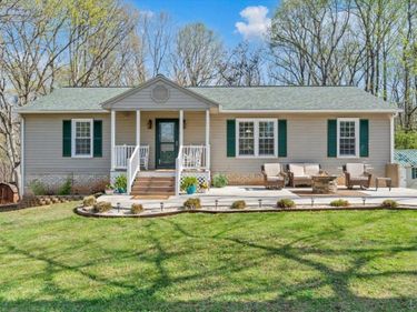 35 Ross Woods Drive, Rustburg, VA 24588