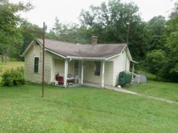 245 Higgins Rd, Hilliards, PA 16040