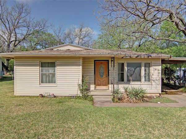 1224 S Brazos Street, Weatherford, TX 76086