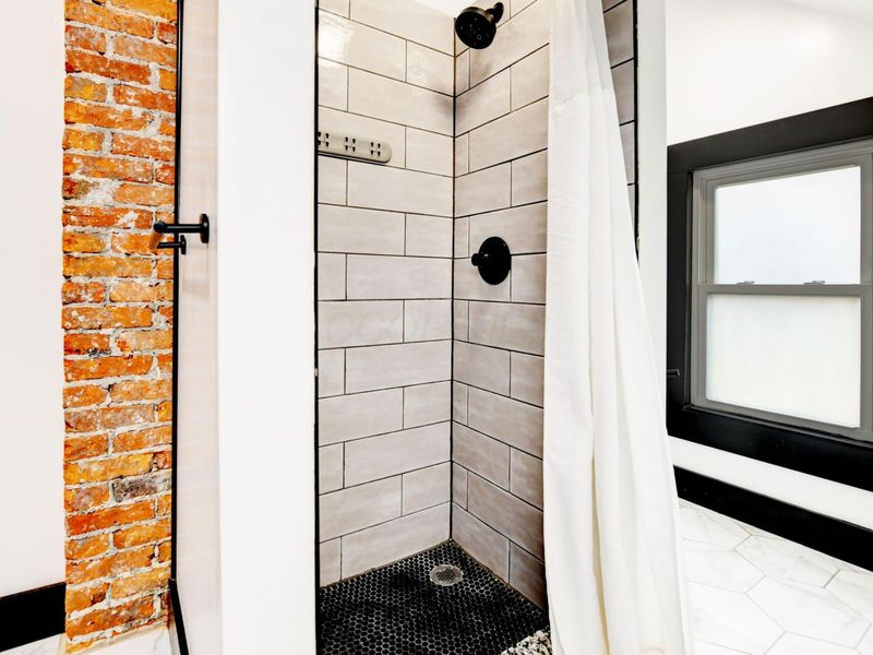 2411 N 4th Street, Columbus, OH 43202 Photo 26