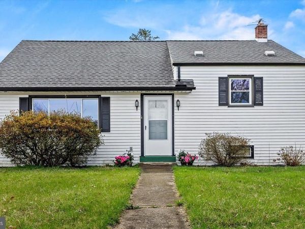 5209 CRESTWOOD DRIVE, HARRISBURG, PA 17109