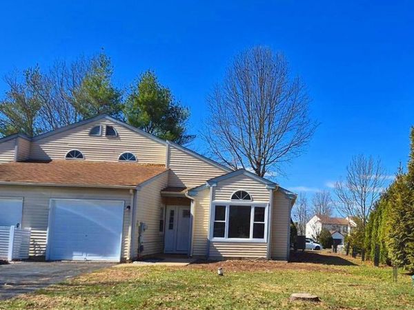 4 STEWER LANE , PERKASIE, PA 18944