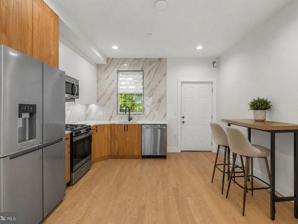 1805 E OAKDALE STREET, PHILADELPHIA, PA 19125