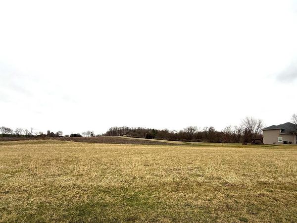 N920 WINDS WAY, Unit Lt51, Oconomowoc, WI 53066