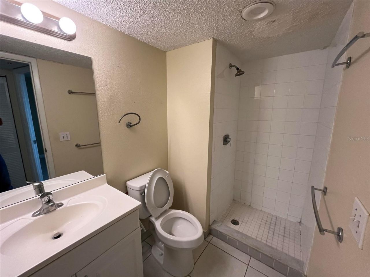 2760 Coconut Bay Ln Lane , Unit 237, Sarasota, FL 34237 Photo