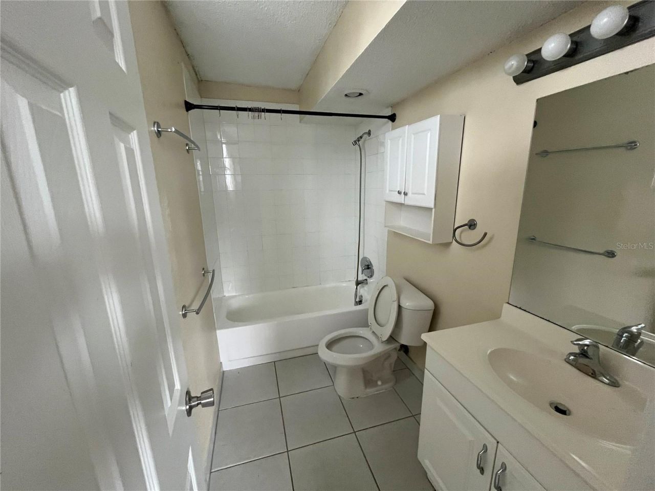 2760 Coconut Bay Ln Lane , Unit 237, Sarasota, FL 34237 Photo