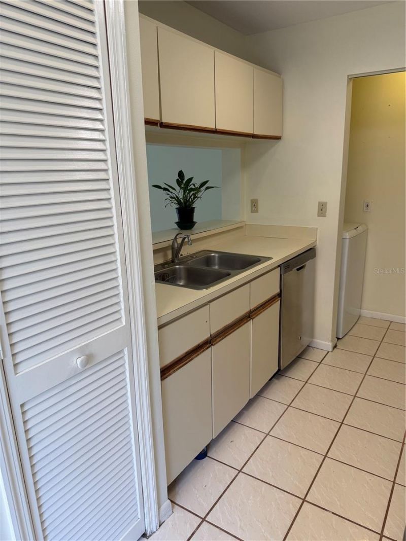 8091 NW 71st Court , Tamarac, FL 33321 Photo