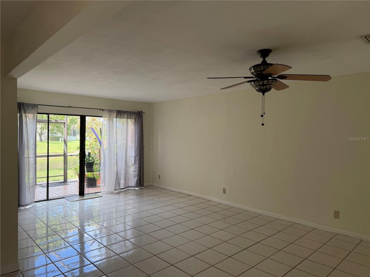 8091 NW 71st Court , Tamarac, FL 33321 Photo