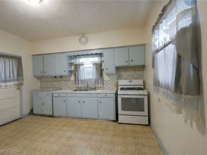 307 E Glenwood Avenue , Akron, OH 44310 Photo 3