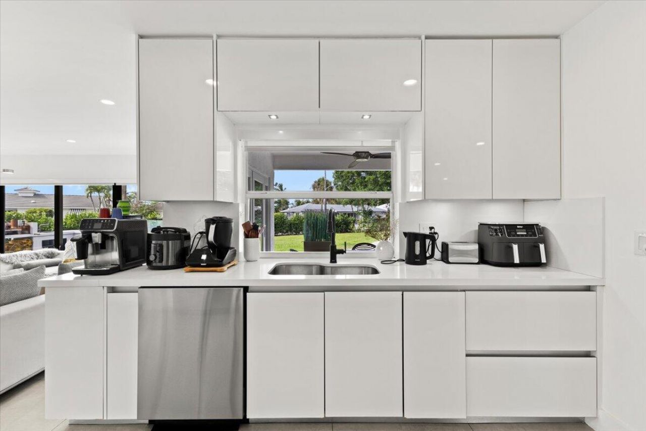 1049 W Palmetto Park Road, Boca Raton, FL 33486 Photo