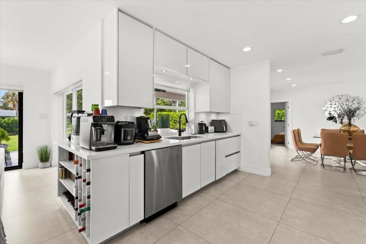 1049 W Palmetto Park Road, Boca Raton, FL 33486 Photo