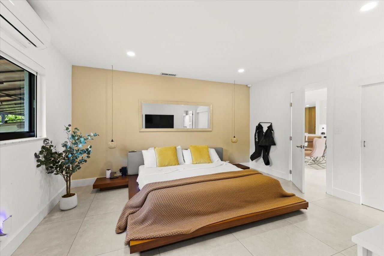 1049 W Palmetto Park Road, Boca Raton, FL 33486 Photo