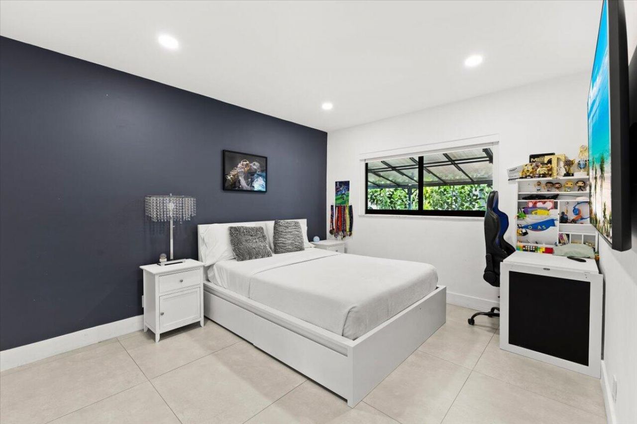 1049 W Palmetto Park Road, Boca Raton, FL 33486 Photo