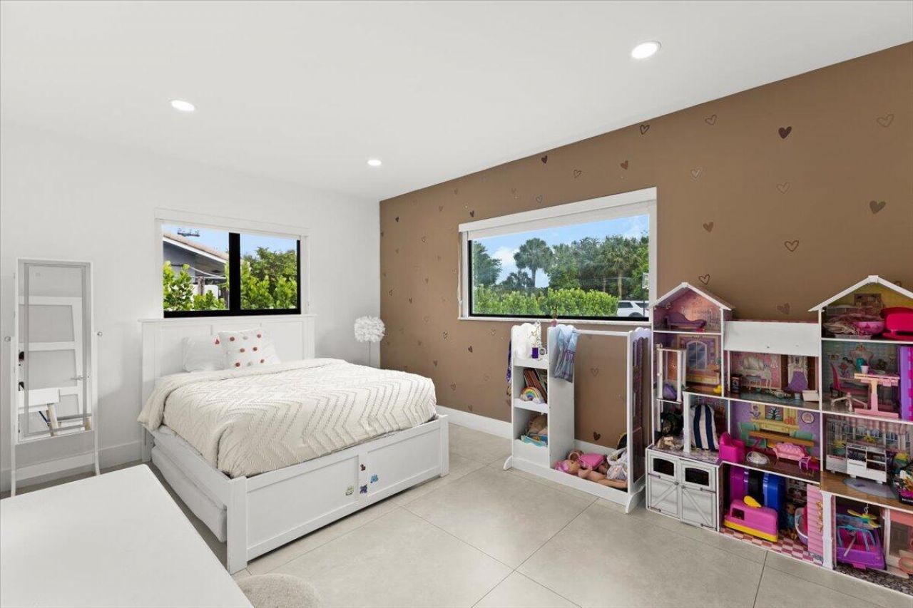 1049 W Palmetto Park Road, Boca Raton, FL 33486 Photo