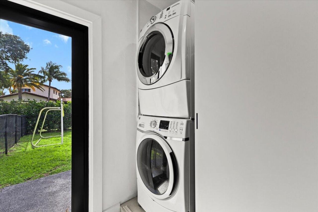 1049 W Palmetto Park Road, Boca Raton, FL 33486 Photo